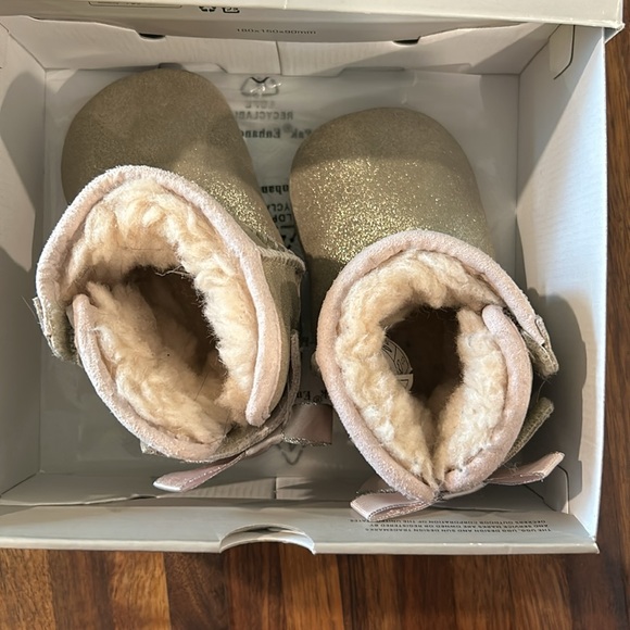 Baby UGGS - Picture 4 of 4